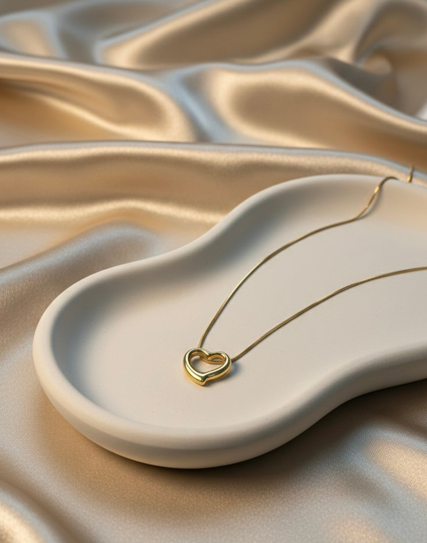 Ailaura single loop Heart Necklace