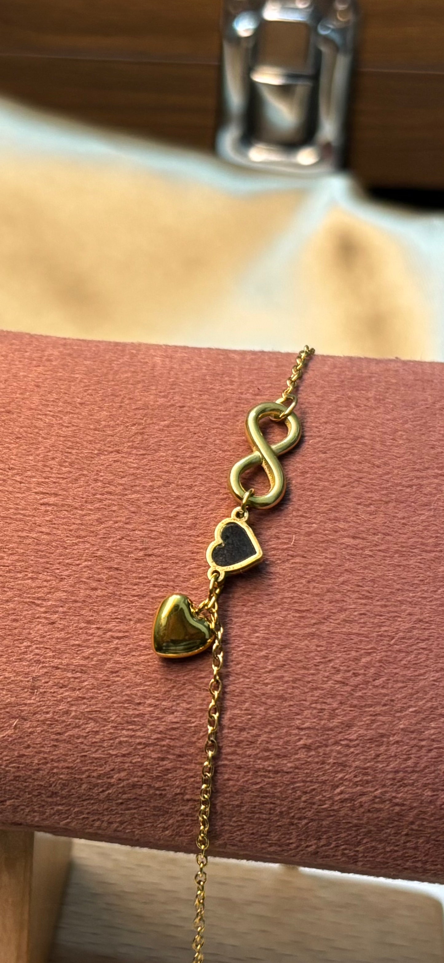 Ailaura Infinity Heart Bracelet