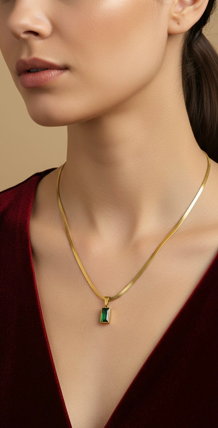 AIlaura Emerald Glow Necklace