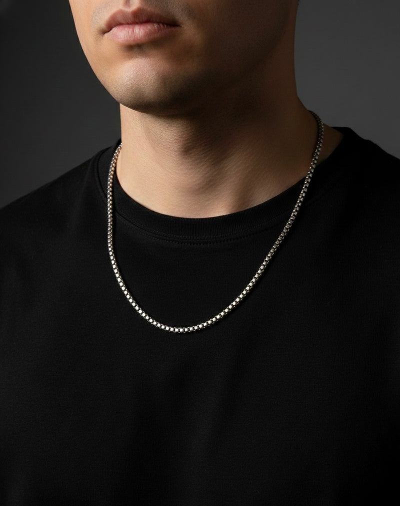 Ailaura’s Mens Box chain