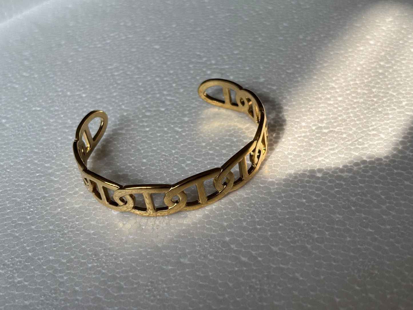 Ailaura Interlock Elan Bangle-Adjustable