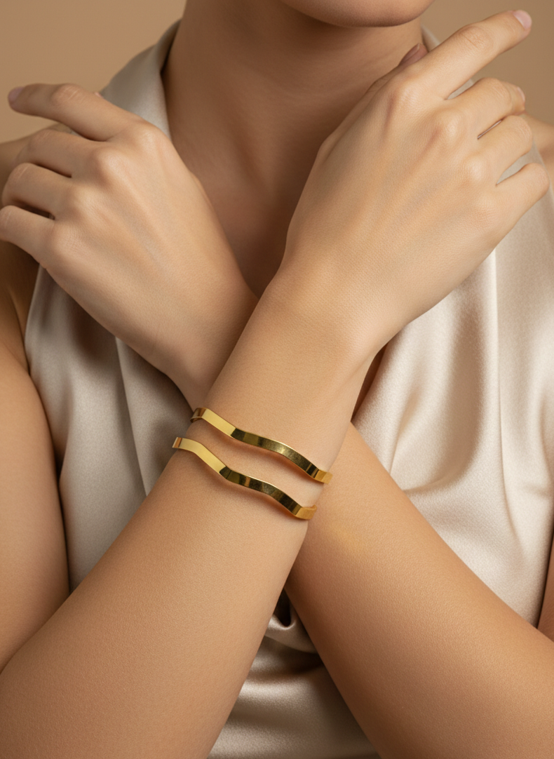 AIlaura Wave Minimal Gold Bangle (Pair)
