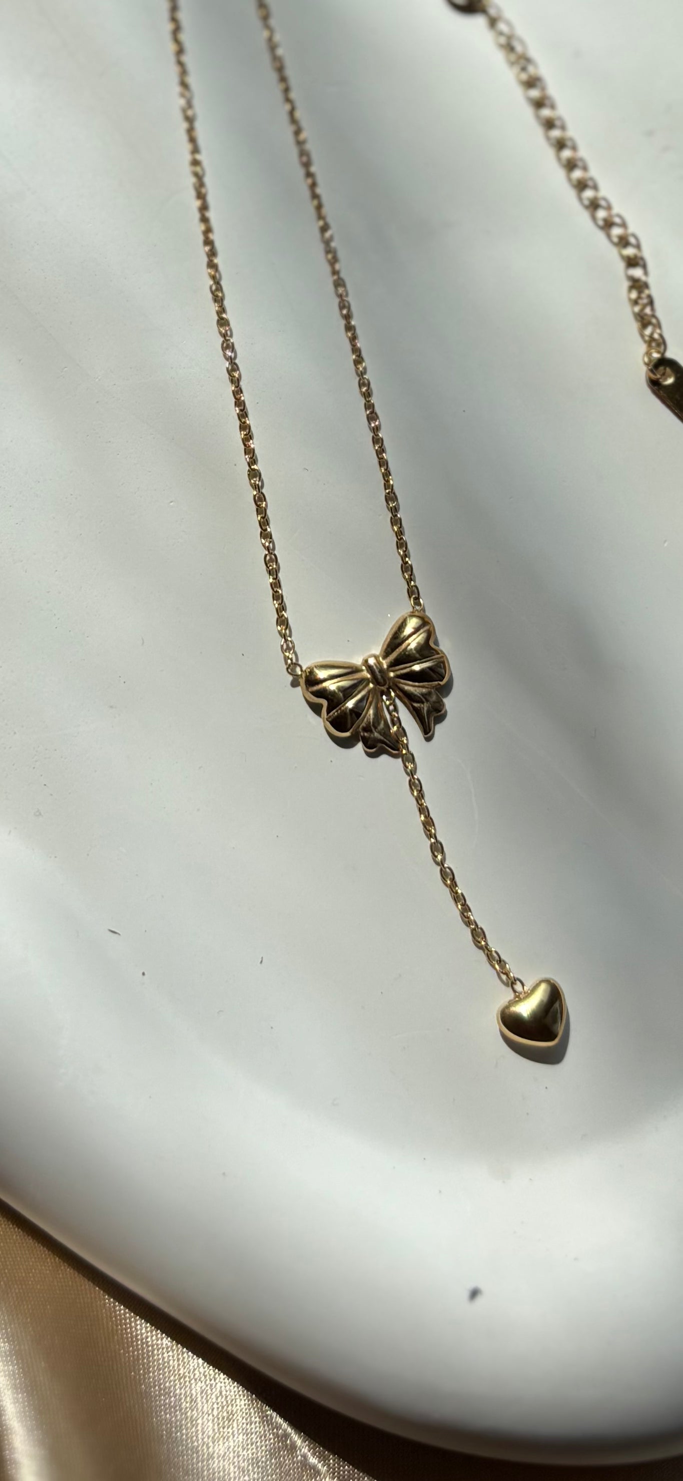 Ailaura Bowdrop Chain