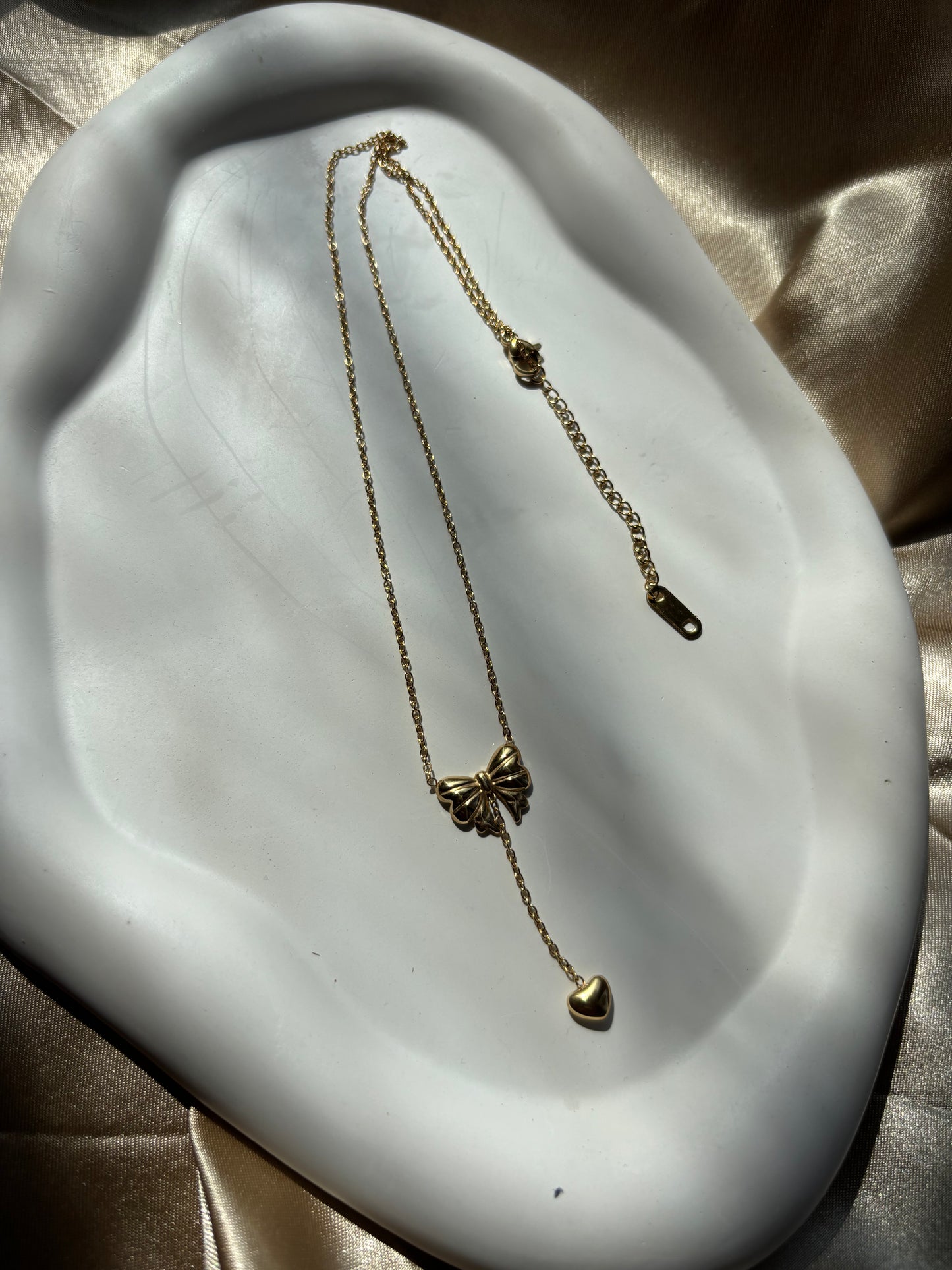 Ailaura Bowdrop Chain