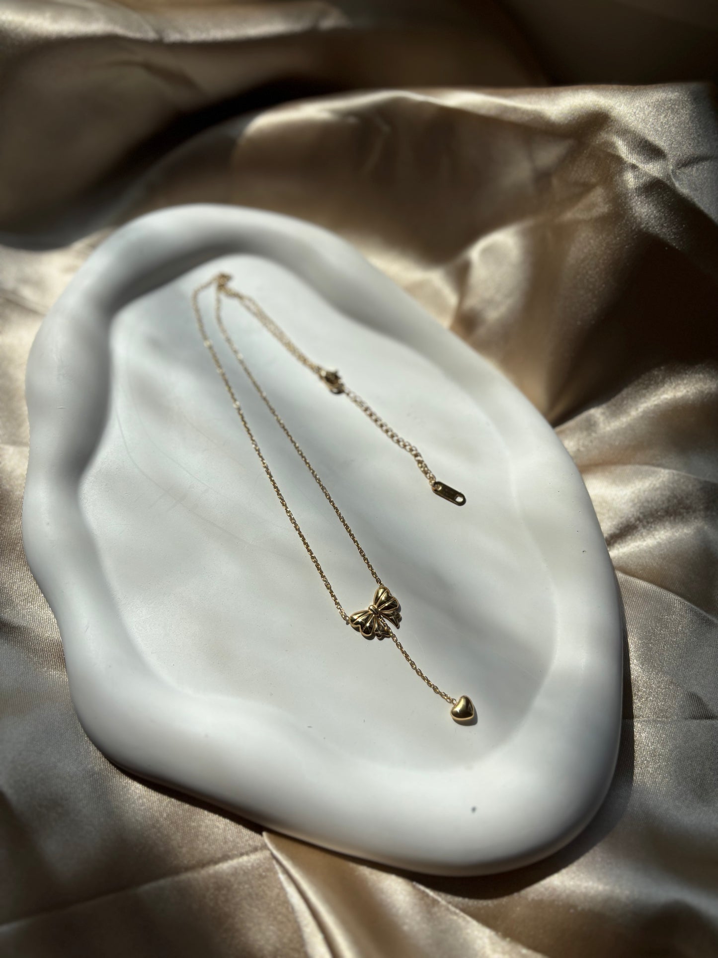 Ailaura Bowdrop Chain