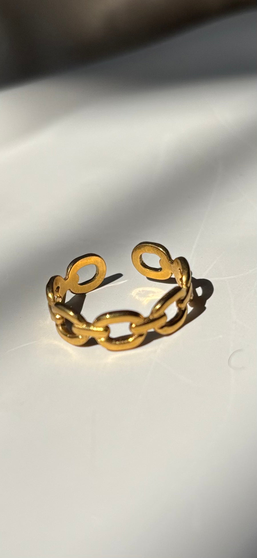 Ailaura Bold Link Ring