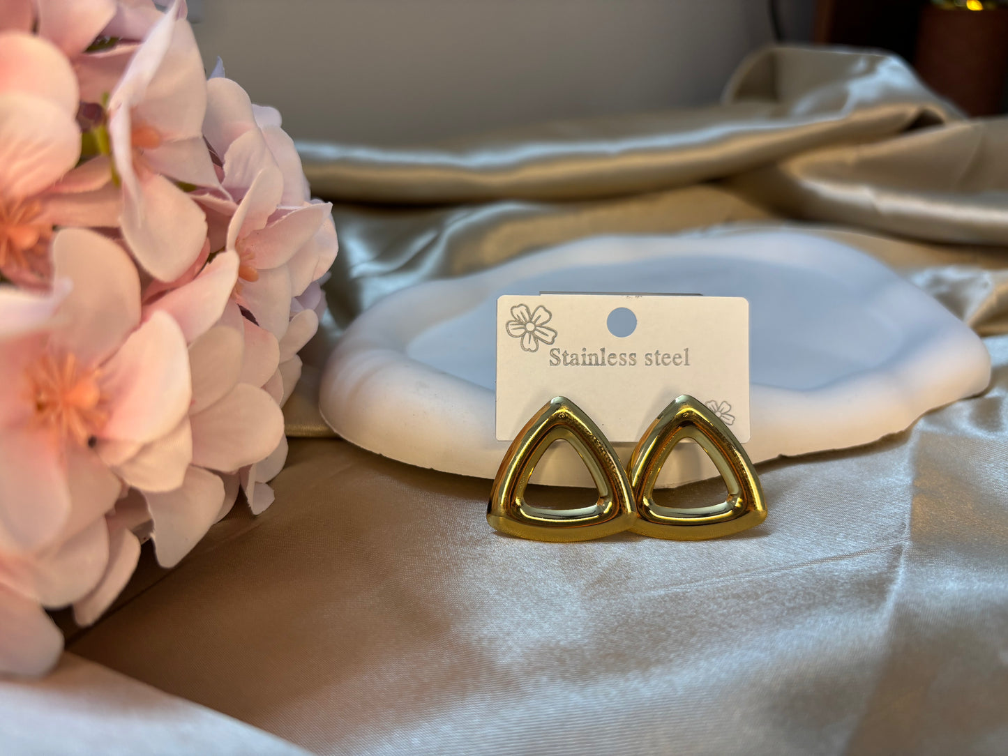 Ailaura Geo Triangle Stud Earrings