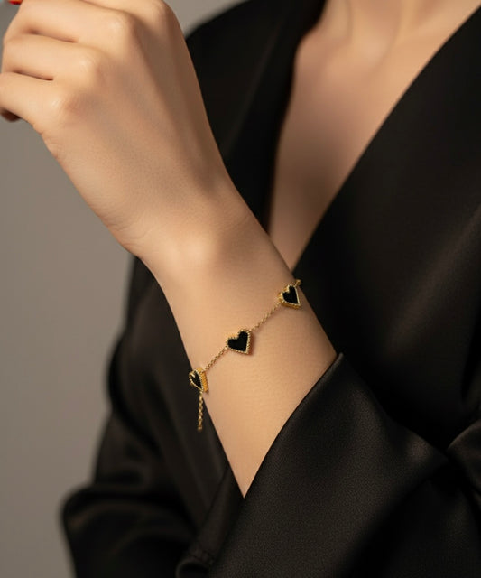 Ailaura sleek Black Heart Charm Bracelet