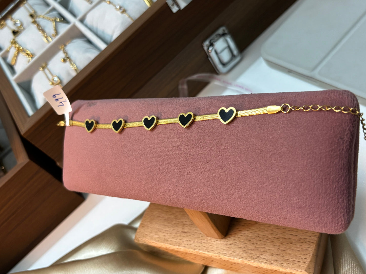 Ailaura Black Heart snake Chain Bracelet