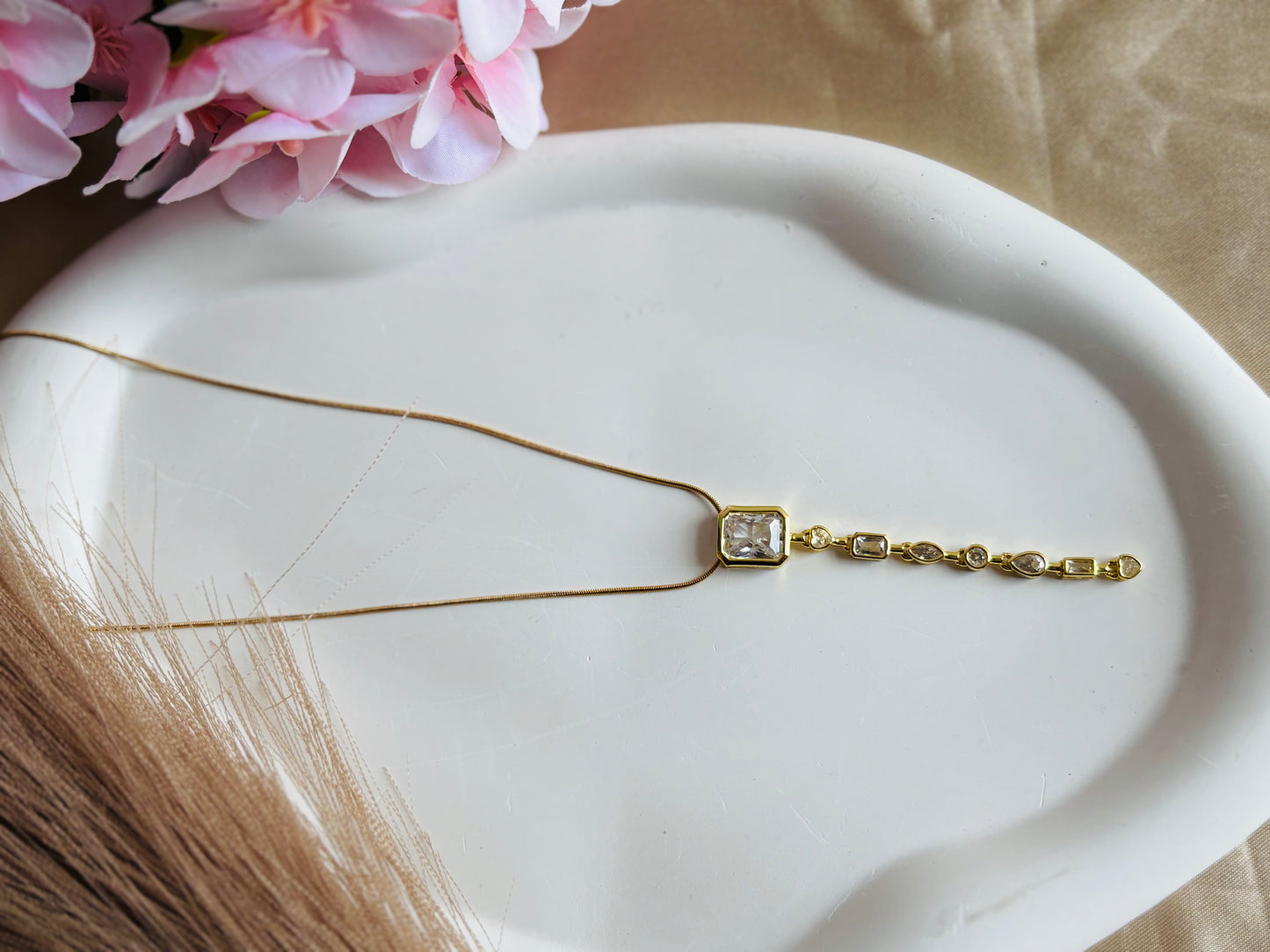 AIlaura Drop Glow Necklace