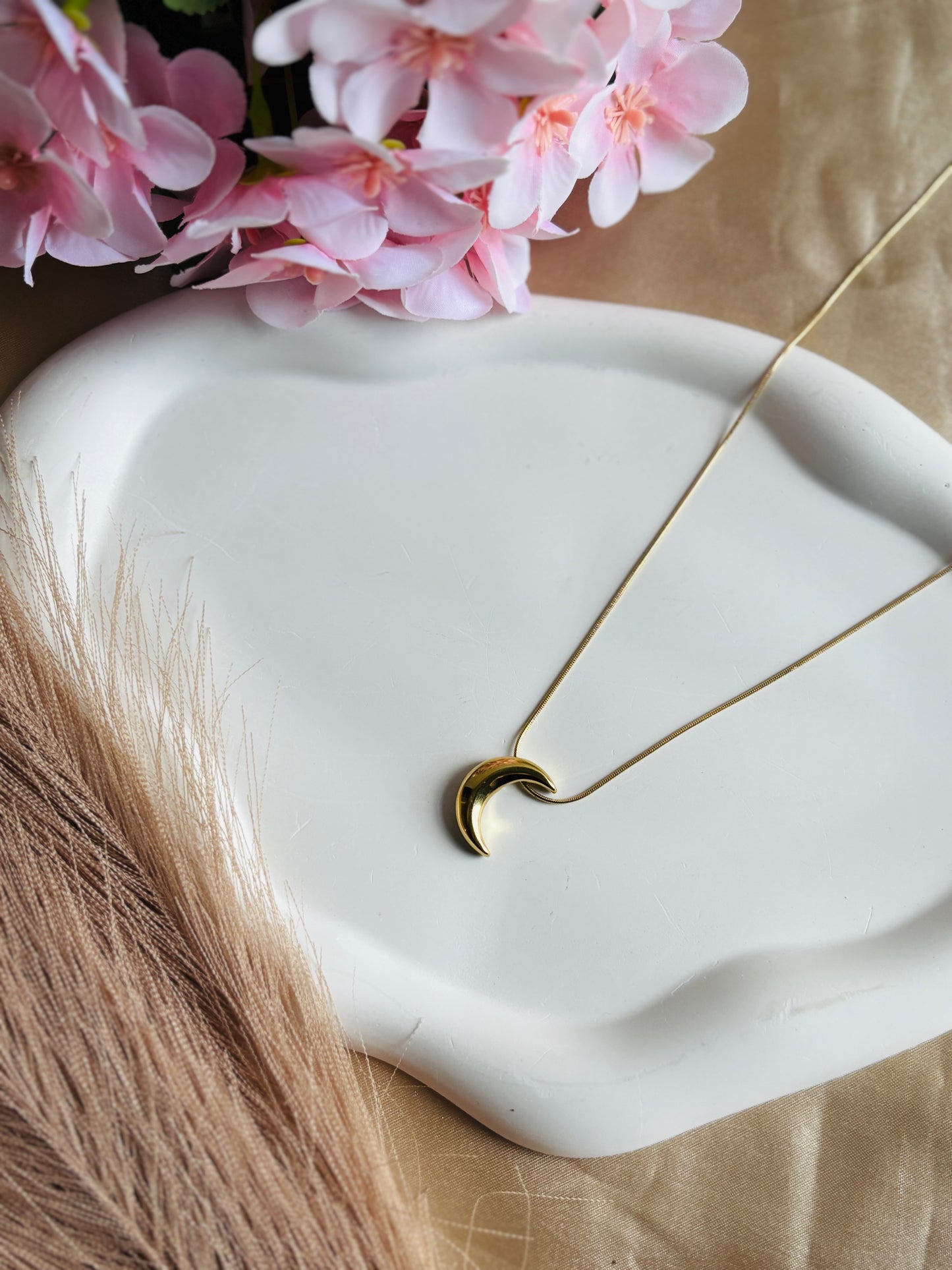 AIlaura Moon Glow Necklace
