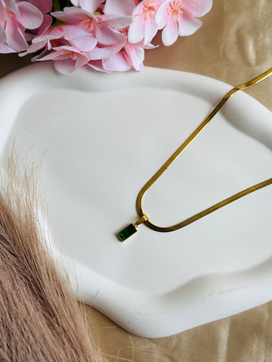 AIlaura Emerald Glow Necklace