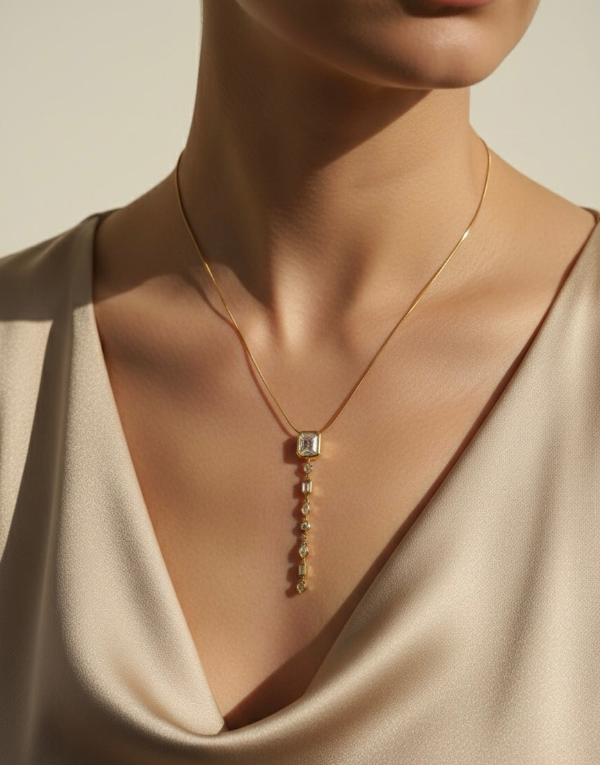 AIlaura Drop Glow Necklace