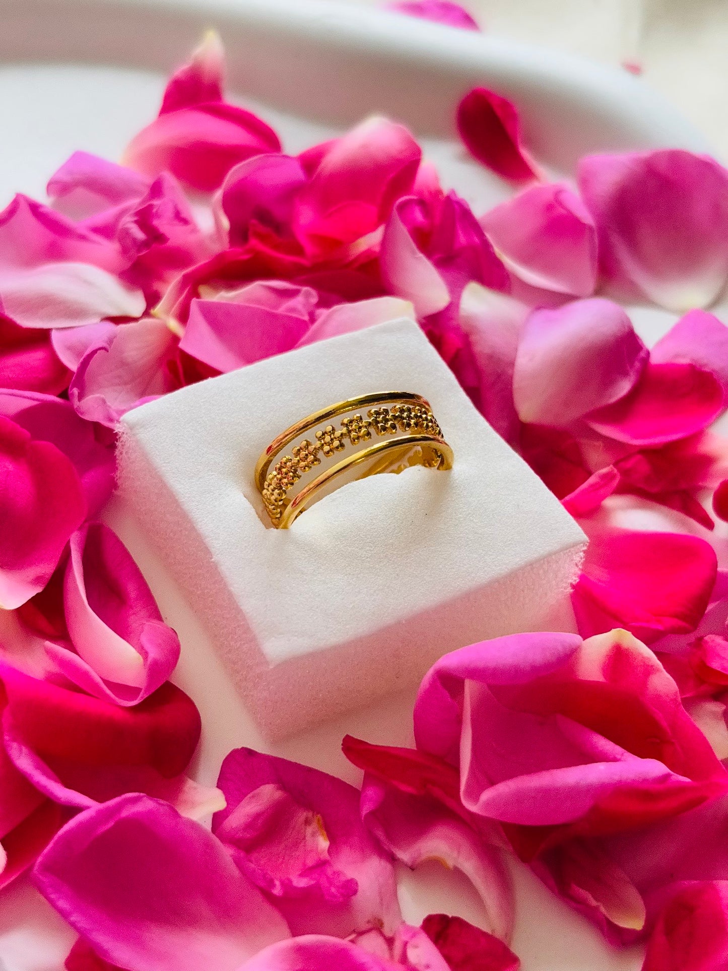 AIlaura Gold Line Adjustable Ring