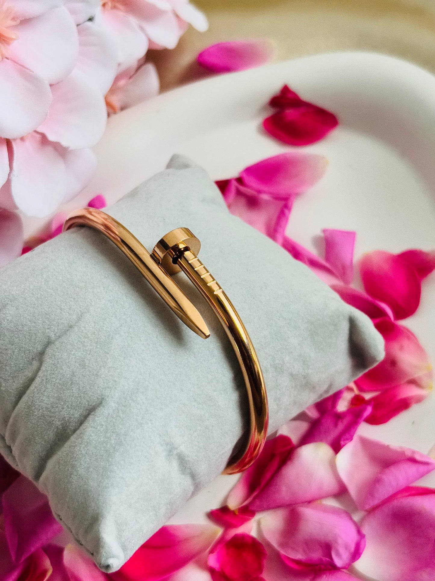 AIlaura Rose Nail Open Kada