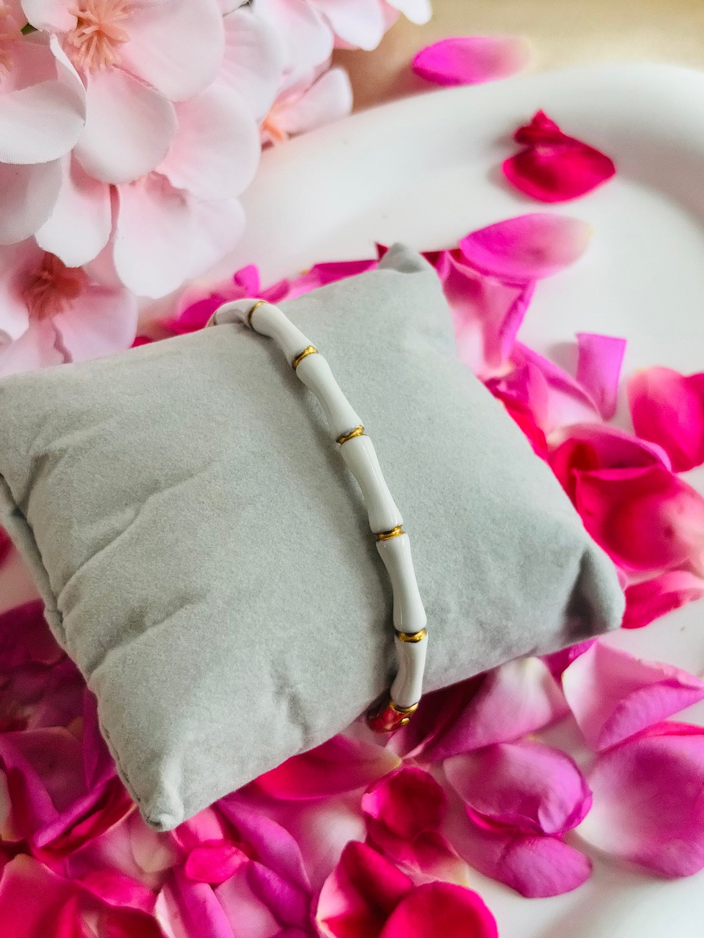 AIlaura White Bamboo Style Open Kada