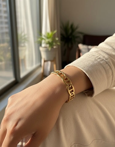 Ailaura Interlock Elan Bangle-Adjustable