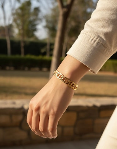 Ailaura Interlock Elan Bangle-Adjustable