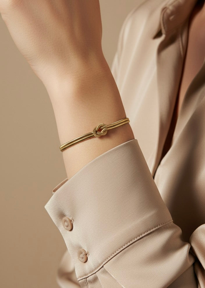 Ailaura Everknot Bracelet