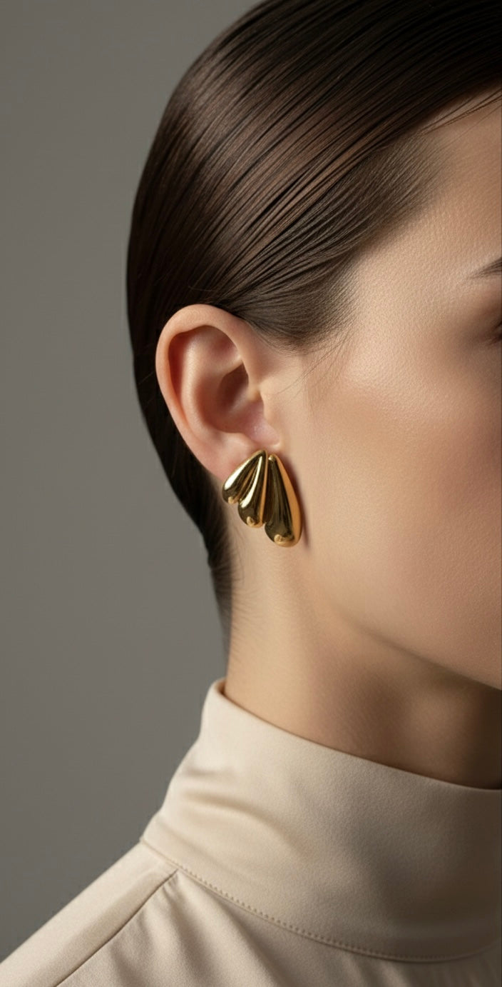 Ailaura Petal Curve Earrings